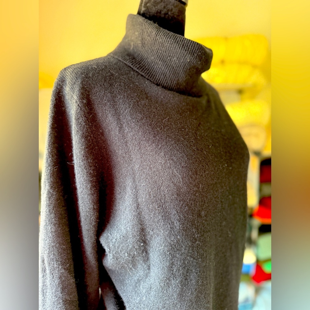 14th & Union Basic Black Cashmere Turtleneck, Med - image 1
